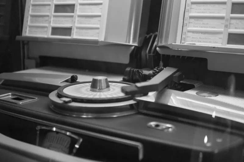 Bar Rules and Ballads: The Unspoken Code That Keeps Jacksonville's Jukeboxes in Line