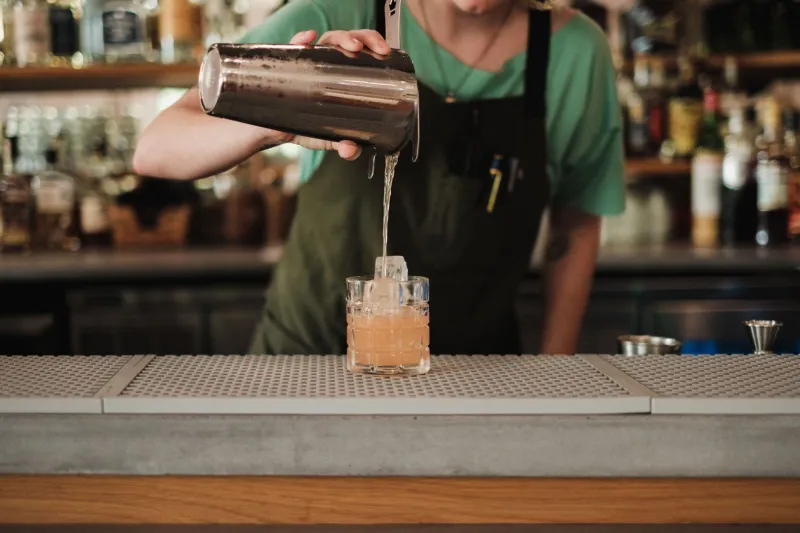 Pouring Knowledge Down the Drain: Jacksonville's Honky-Tonk Bartenders Are a Dying Breed